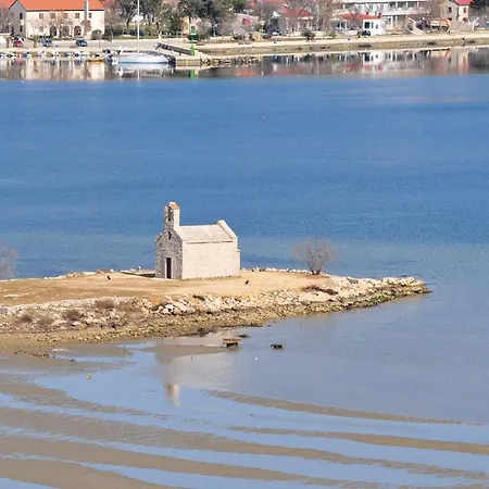 Διαμέρισμα 32 *