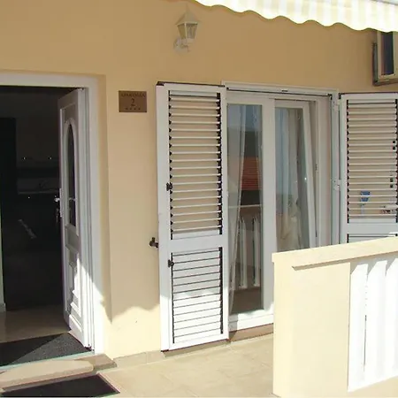 In With Kitchen